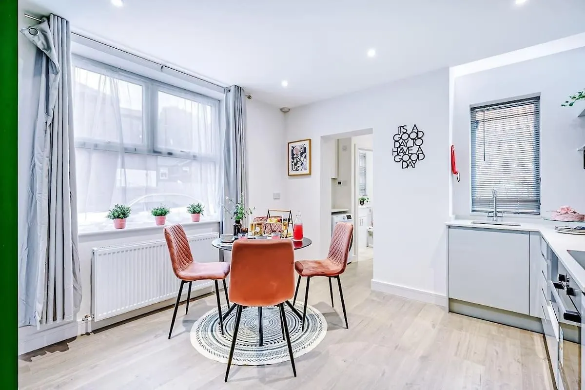 Edgeley House Villa Stockport Holiday home