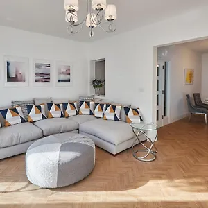 Host & - Oxford House Apartment Harrogate